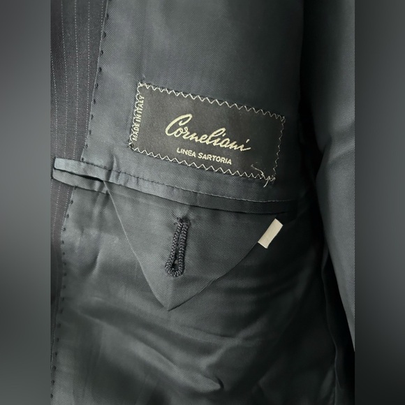 Corneliani Navy Striped 3-Button 100% Extrafine Virgin Wool Sports Coat - Picture 5 of 12